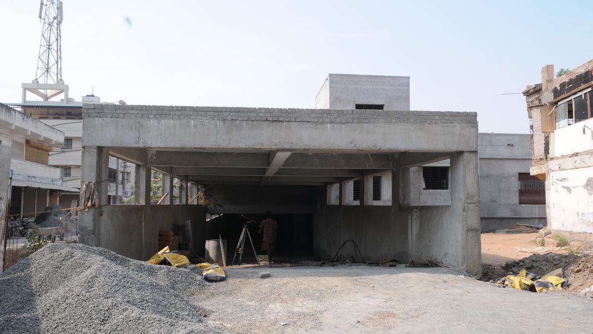 Construction of vegetable market on R.K.V. Road in Erode to be completed in two months