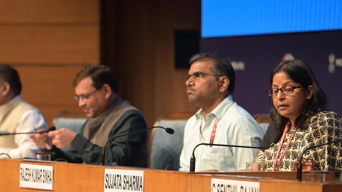 LPG crisis LIVE: 'No need for panic', Oil Ministry says Government measures have led to 25% rise in LPG production