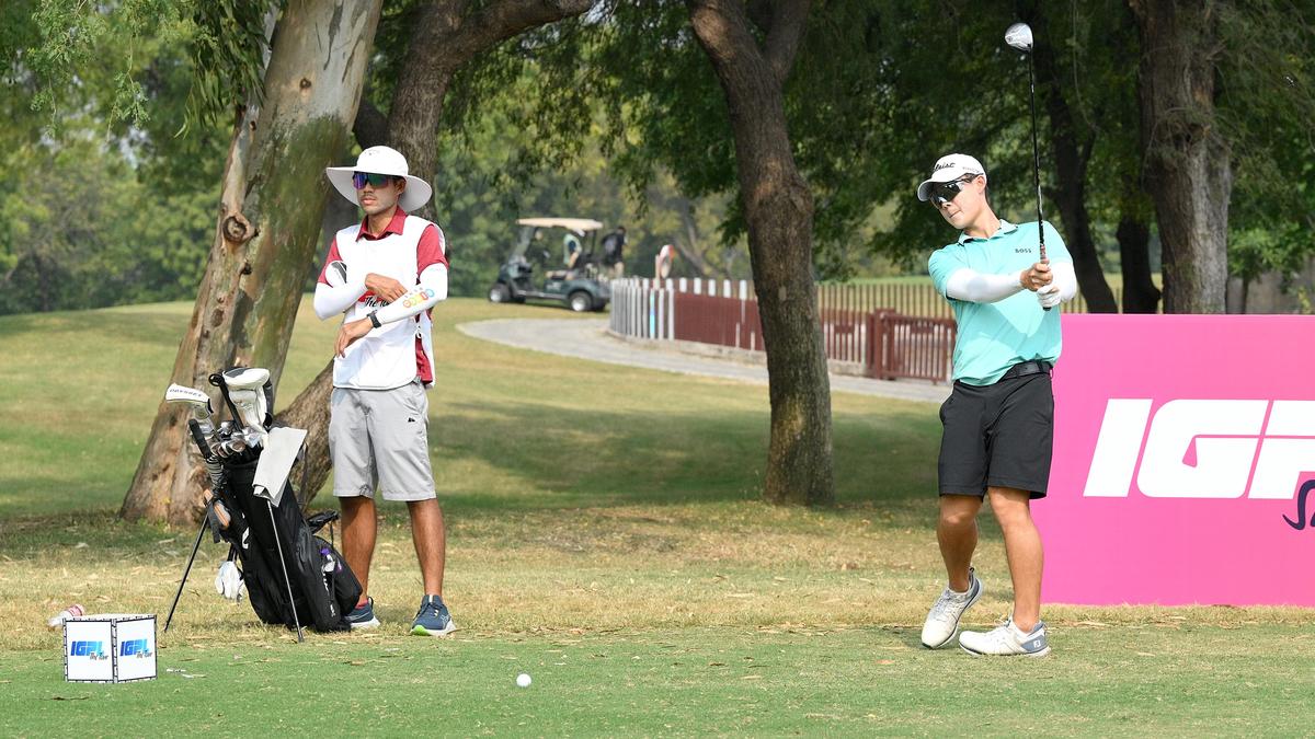 Asya Turu Golf | Taylandlı golfçüler Supupramai ve Janewattananond üç rauntun ardından ortaklaşa liderlikte