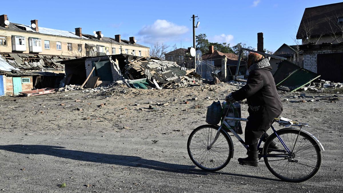 Ukrainian forces shell Russian-controlled Donetsk, officials say
