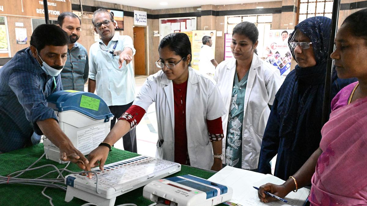 EVM demonstration booths opened at Tirunelveli, Tenkasi Collectorates