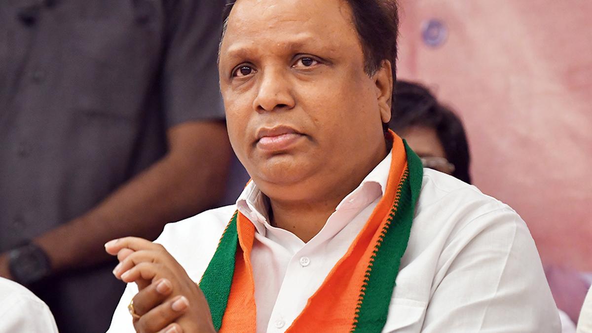 "Expiry date of MVA is near, alliance will break on seat sharing": Mumbai BJP Chief