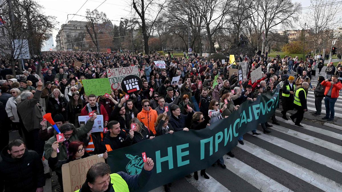 Thousands of Serbians protest alleged electoral fraud