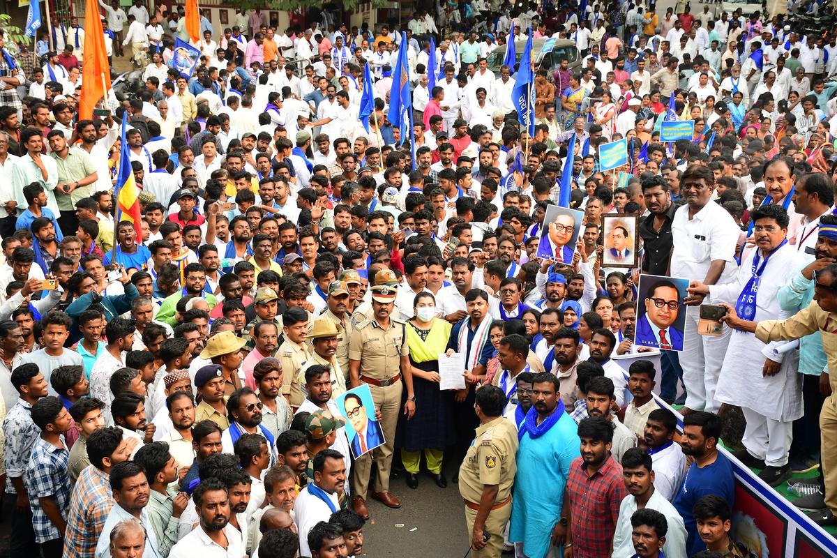 Good response to bandh call over Amit Shah's remarks on Ambedkar in  Kalaburagi - The Hindu