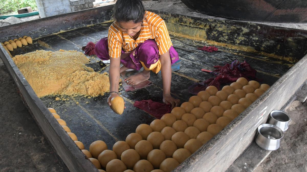 Jaggery makers in Erode feel the heat due to poor demand for quality product