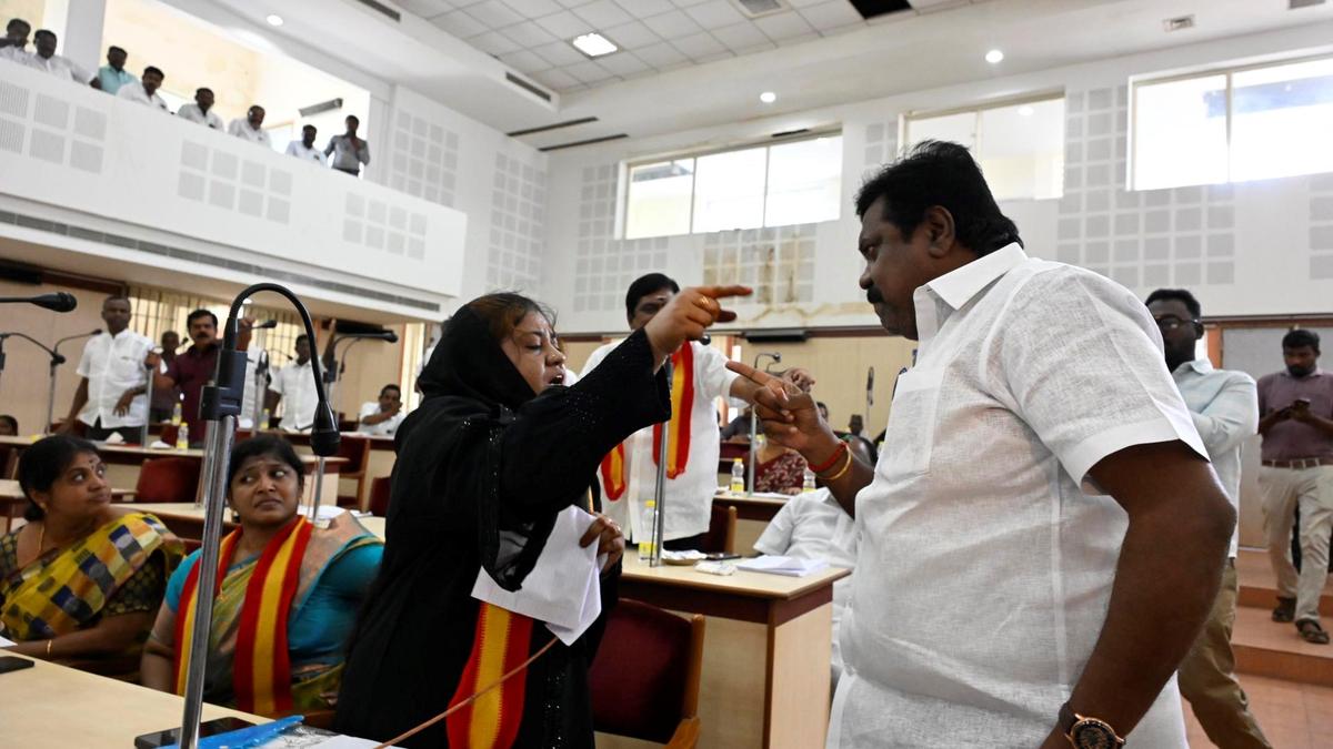 Heated exchange between DMK, TVK councillors disrupts Erode Corporation meeting