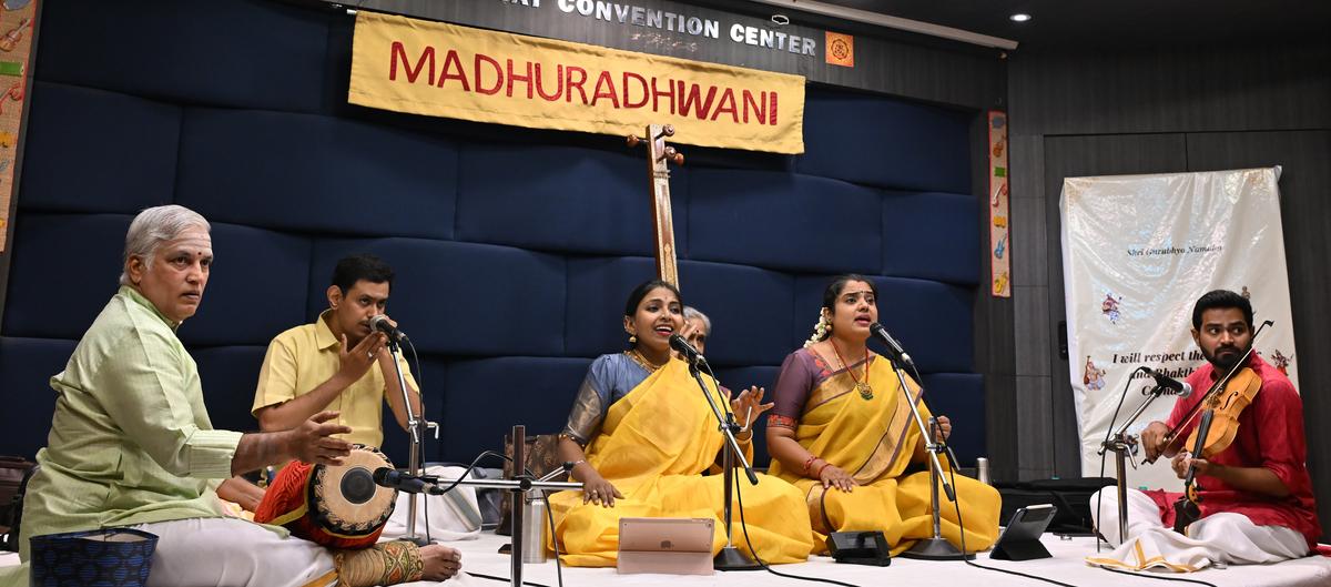 Vidya Kalyanaraman and Brindha Manickavasakam accompanied by Madan Mohan (violin), Poongulam Subramanian (mridangam) and Sai Subramaniam (morsing).