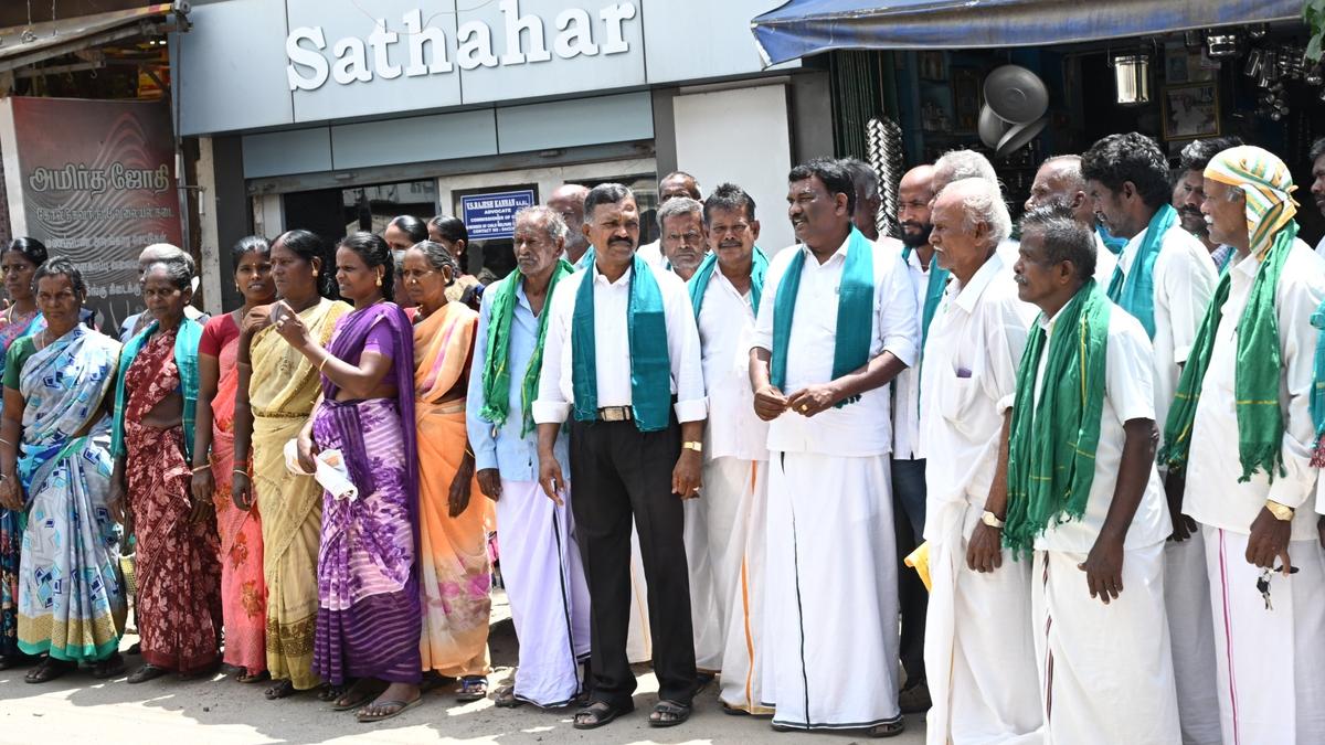 Farmers stage protest for removal of names from co-operative society debtors&rsquo; list