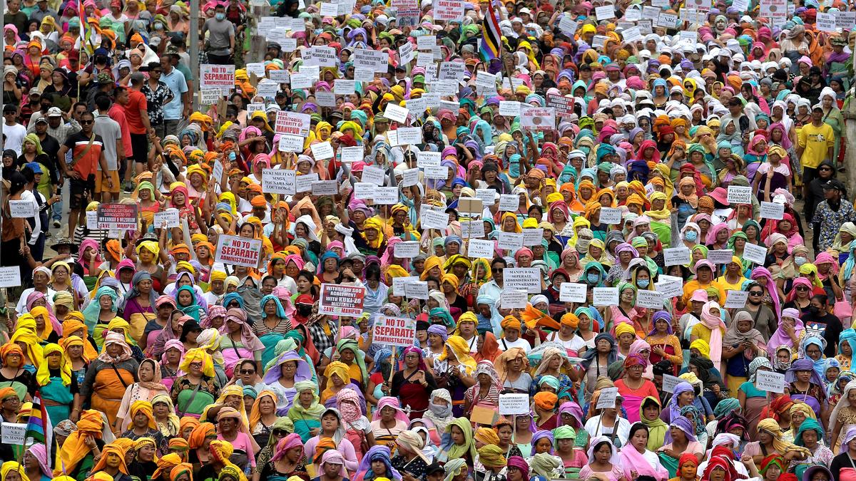 Days after unrest in Moreh, efforts to send additional State police blocked by protesters in Tengnoupal