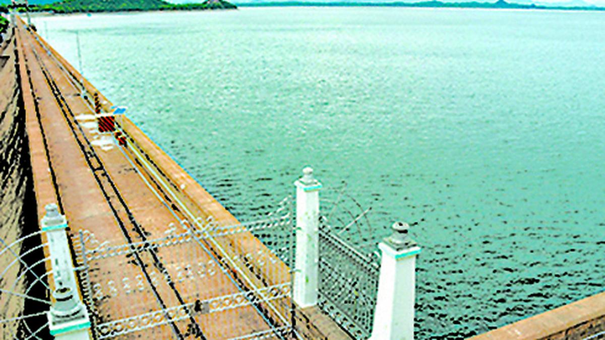 Water level in Mettur Dam stands at 43.95 feet