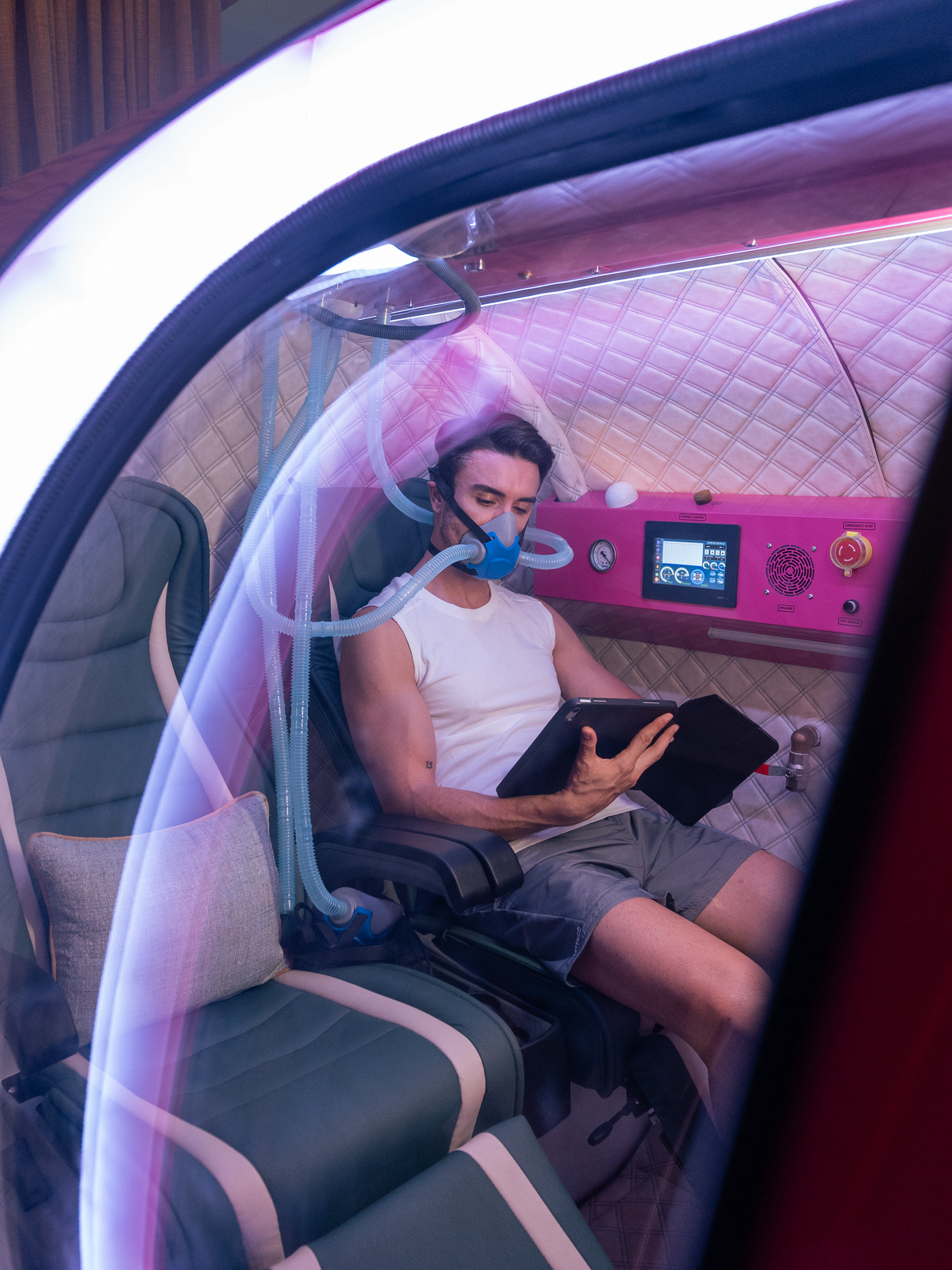 Hyperbaric oxygen hterapy at Fairmont Spa & Longevity