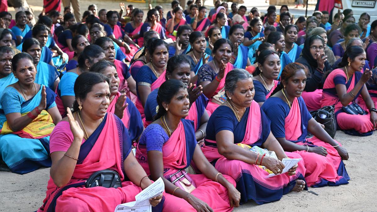 Anganwadi workers stage demonstration at Collectorate