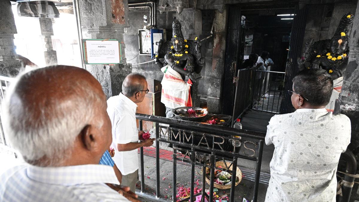 Devotees demand end to &lsquo;paid&rsquo; darshan at   Sugavaneswarar temple in Salem