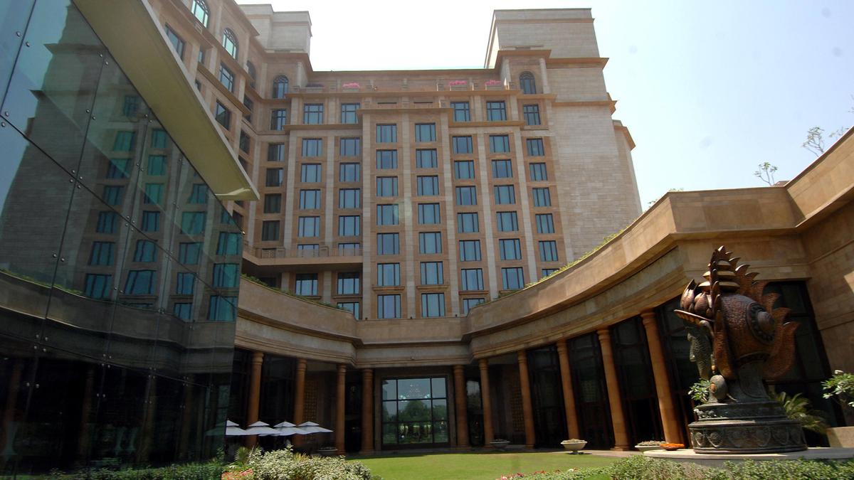 Man who duped Delhi hotel of ₹23 lakh after posing as UAE govt. official arrested