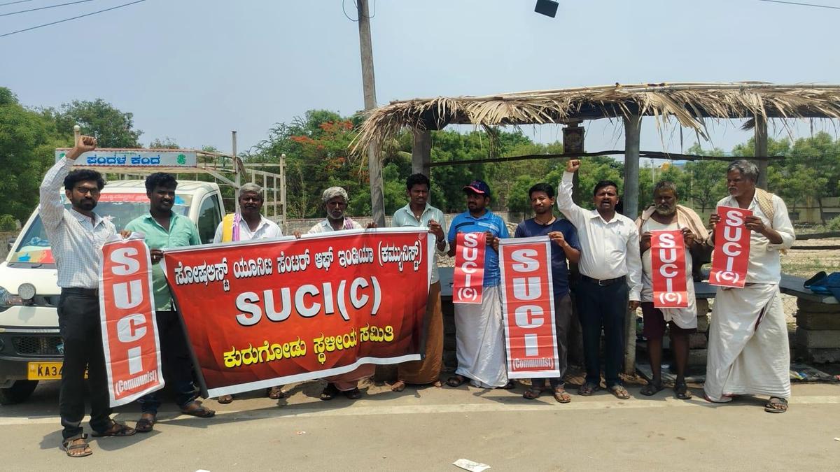 SUCI(C) stages protest in Kurugodu against fuel price hike