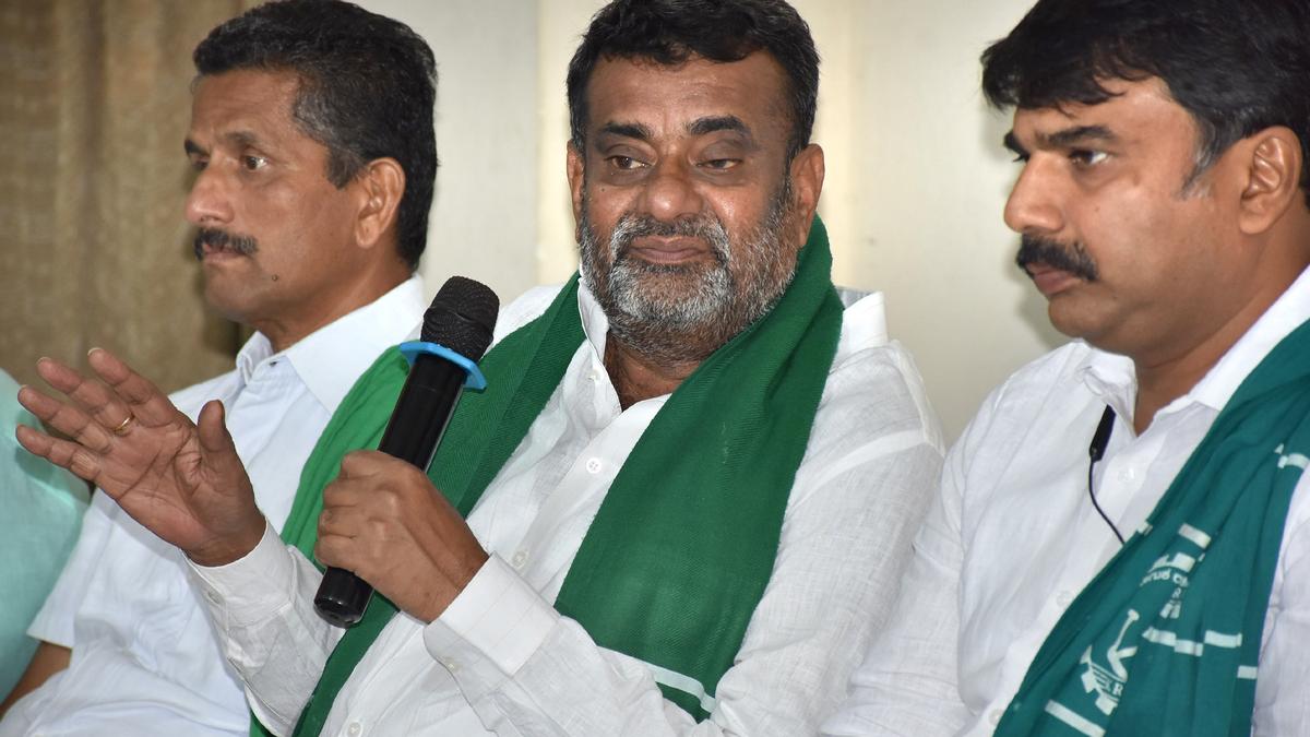 Congress government including BJP’s controversial farm legislations as reference for KAPC irks farmers’ leaders