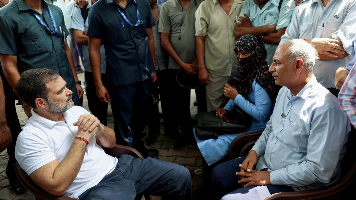 Rahul posts video of interaction with Delhi Transport Service employees, flags 'injustice'