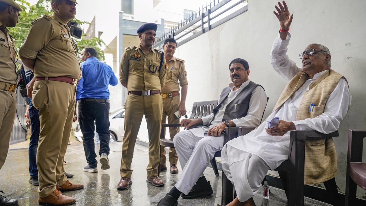 Delegation of Samajwadi Party leaders led by Uttar Pradesh LoP ‘stopped’ from leaving for violence-hit Bareilly