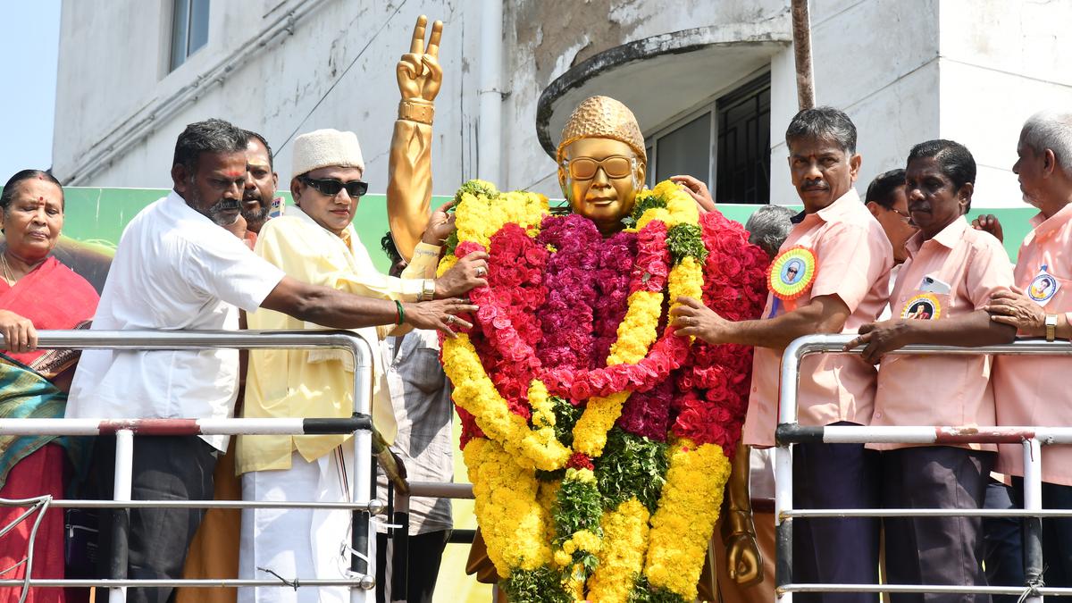 MGR remembered on his 35th death anniversary