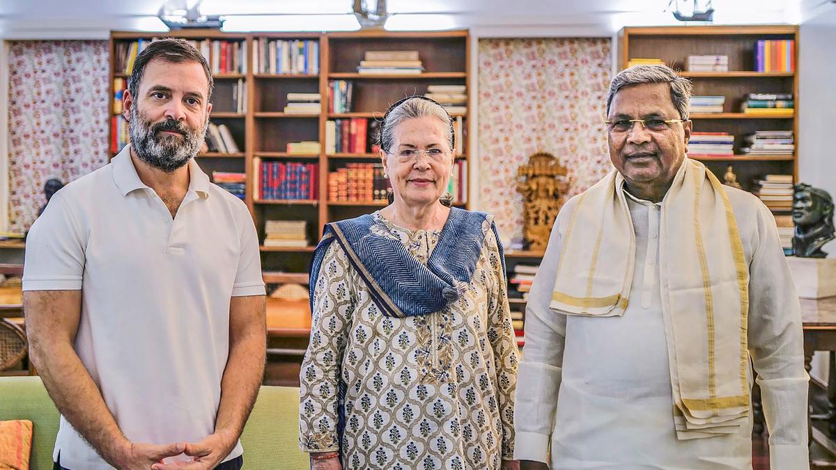 Karnataka Cabinet expansion | CM Siddaramaiah meets Rahul, Sonia in Delhi