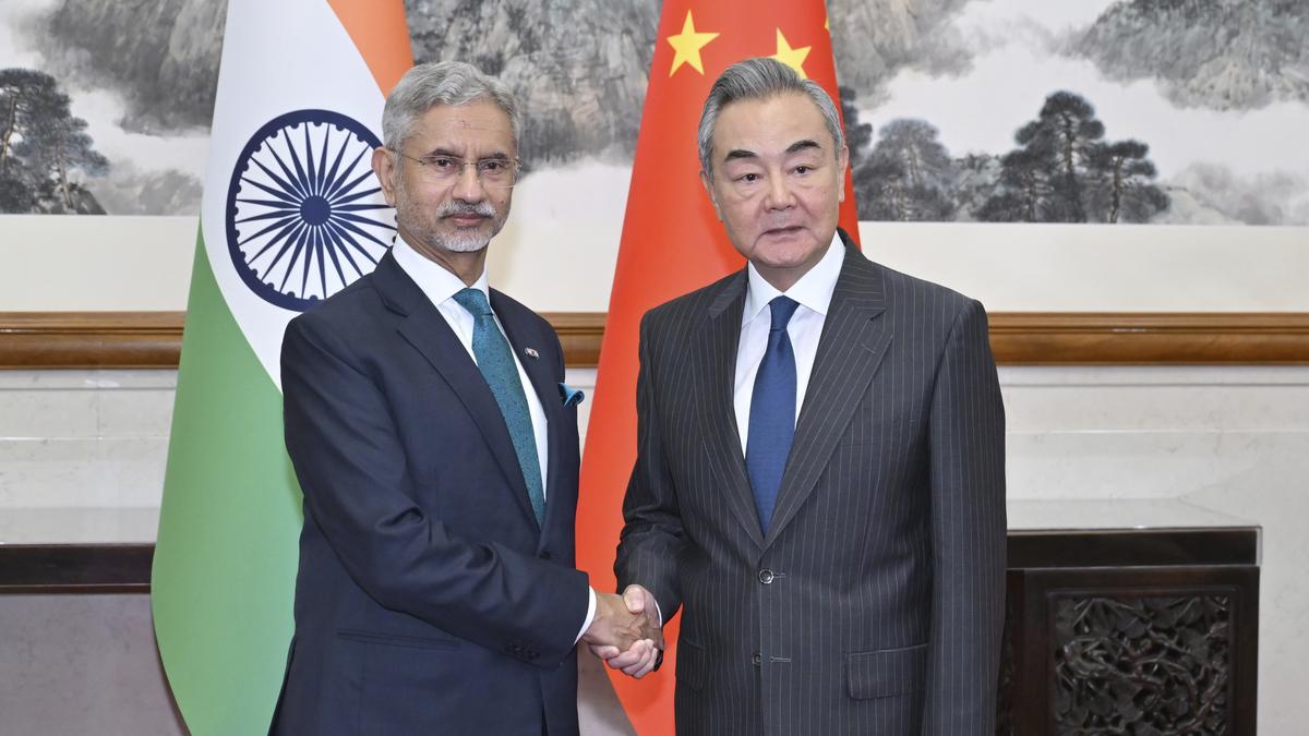 https://th-i.thgim.com/public/incoming/54ga97/article69930036.ece/alternates/LANDSCAPE_1200/China_India_01175.jpg