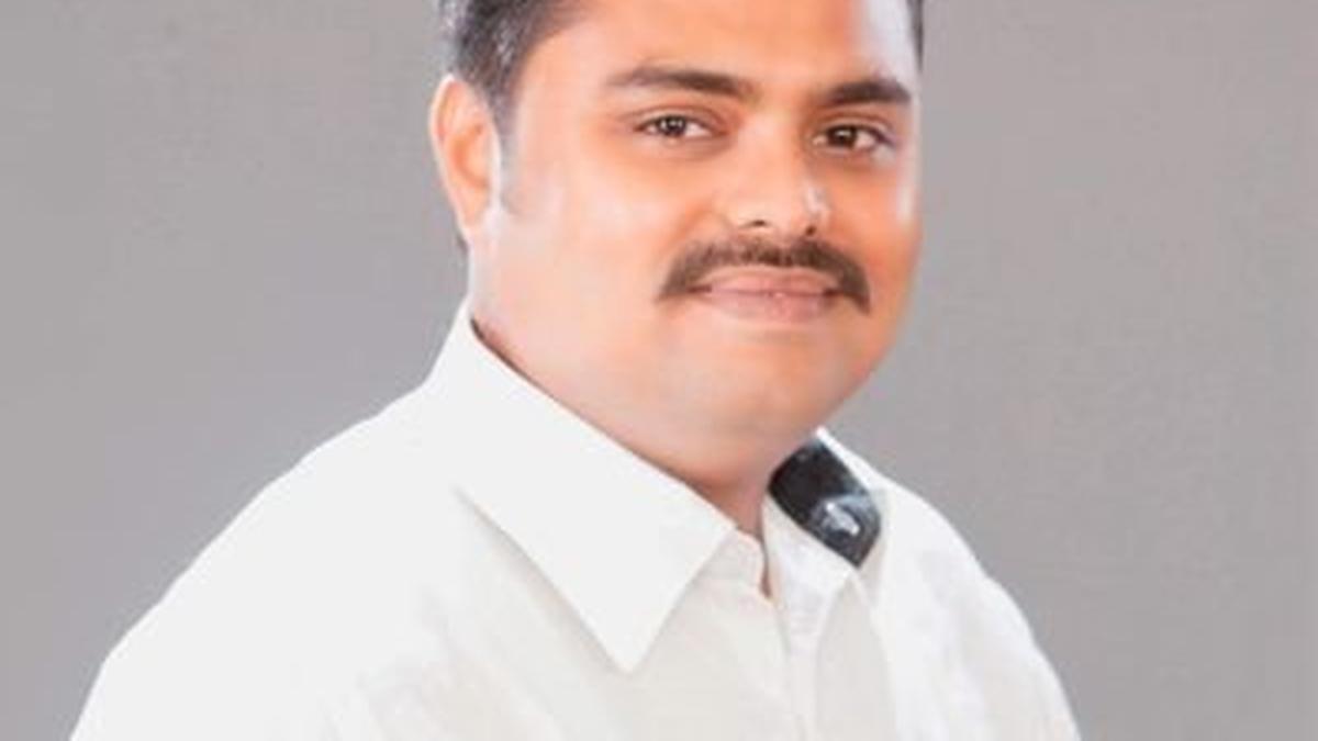 Odisha politics | Former Congress MLA Anshuman Mohanty joins Biju Janata Dal