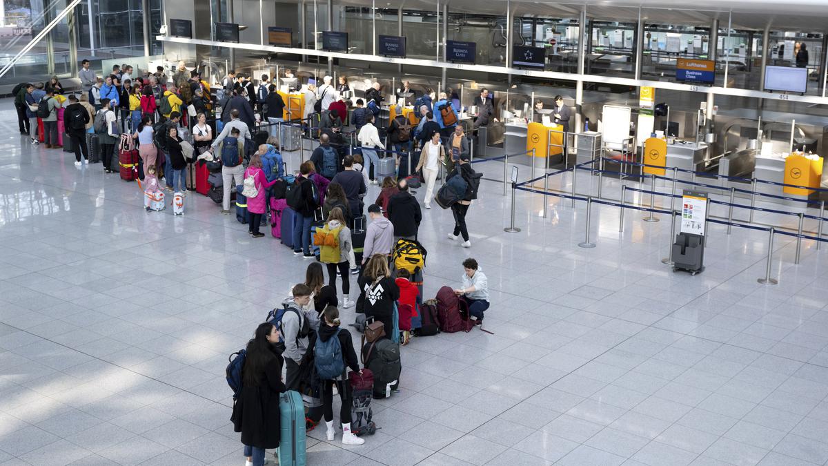 Germany union workers strikes : Travel chaos, traffic jams, 1000 Lufthansa flights cancelled.