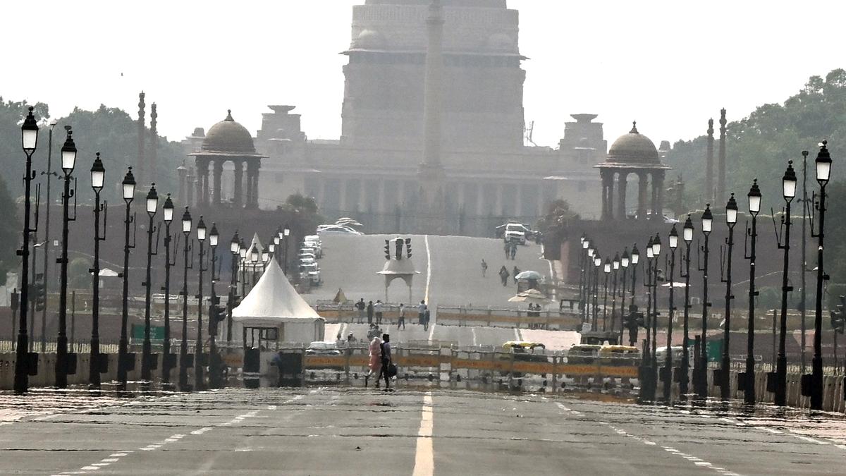 Delhi records season’s warmest night 25.9° Celsius, rain predicted