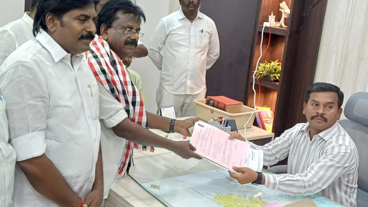AIADMK candidates file nominations for Paramakudi, Mudukulathur