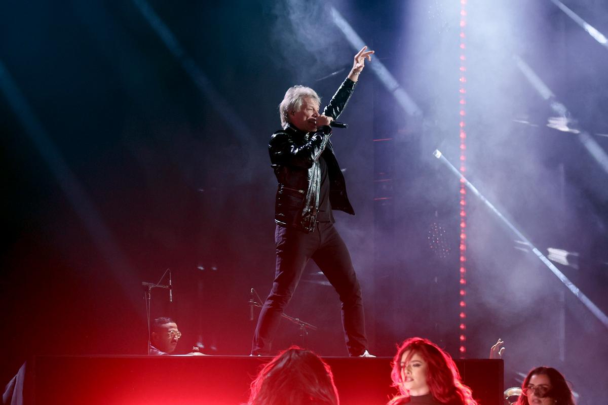 Jon Bon Jovi se apresenta durante o 25º Grammy Latino no Kaseya Center em 14 de novembro de 2024 em Miami, Flórida Jon Bon Jovi se apresenta durante o 25º Grammy Latino no Kaseya Center em 14 de novembro de 2024 em Miami, Flórida