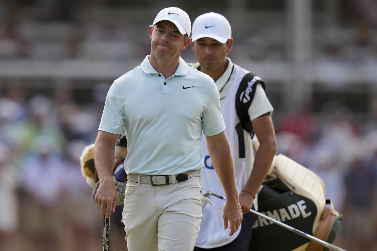 Rory McIlroy, of Northern Ireland, reacts on the 15th hole during the final round of the U.S. Open golf tournament Sunday, June 16, 2024, in Pinehurst, N.C. 