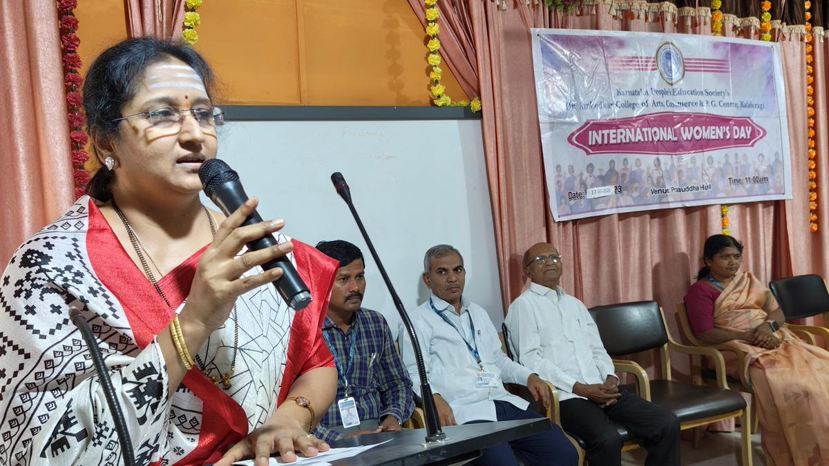Jyotiba Phule’s role in empowering women hailed