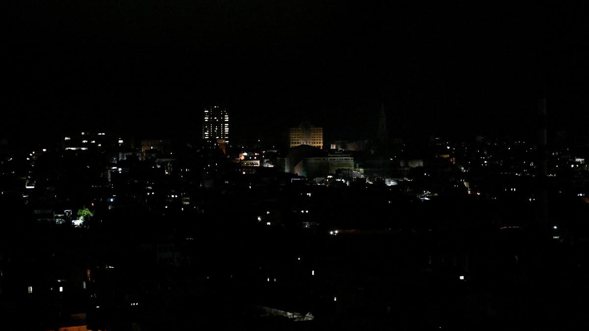 Cuba's latest blackout underscores deepening economic crisis | In pictures