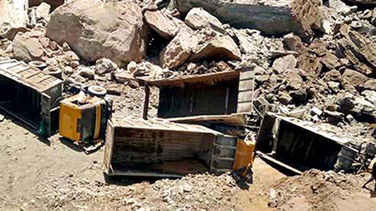 3 killed in quarry accident in Chamarajanagar in Karnataka