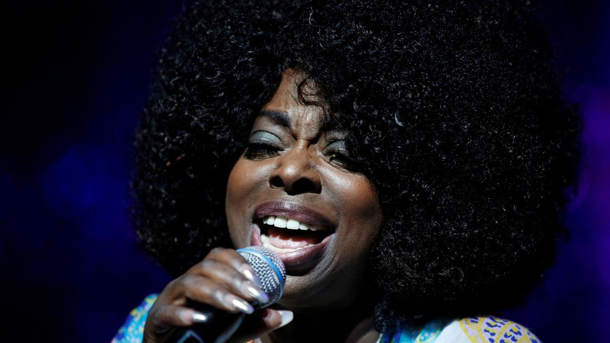 Grammy-nominated R&B singer Angie Stone dies in car crash