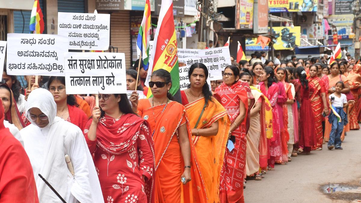Jains take out march seeking protection for travelling monks