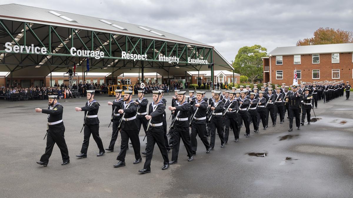 Short on troops, Australia opens military to non-citizen residents