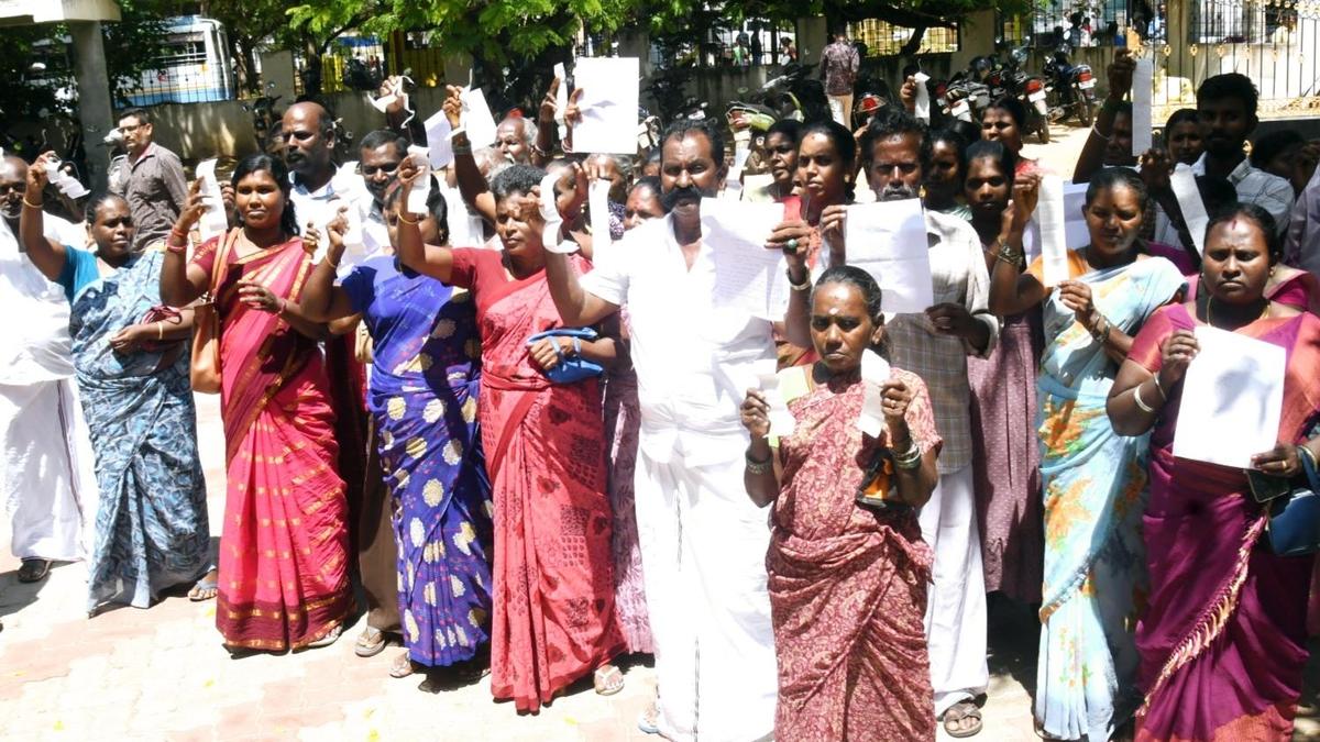 Farmers of Kalakudi demand payment for paddy bags procured at DPC