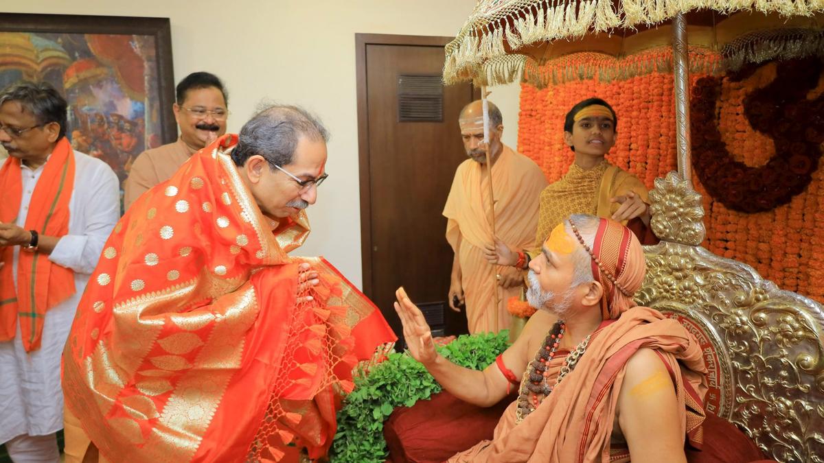 Uddhav Thackeray ‘victim of betrayal’, says Shankaracharya