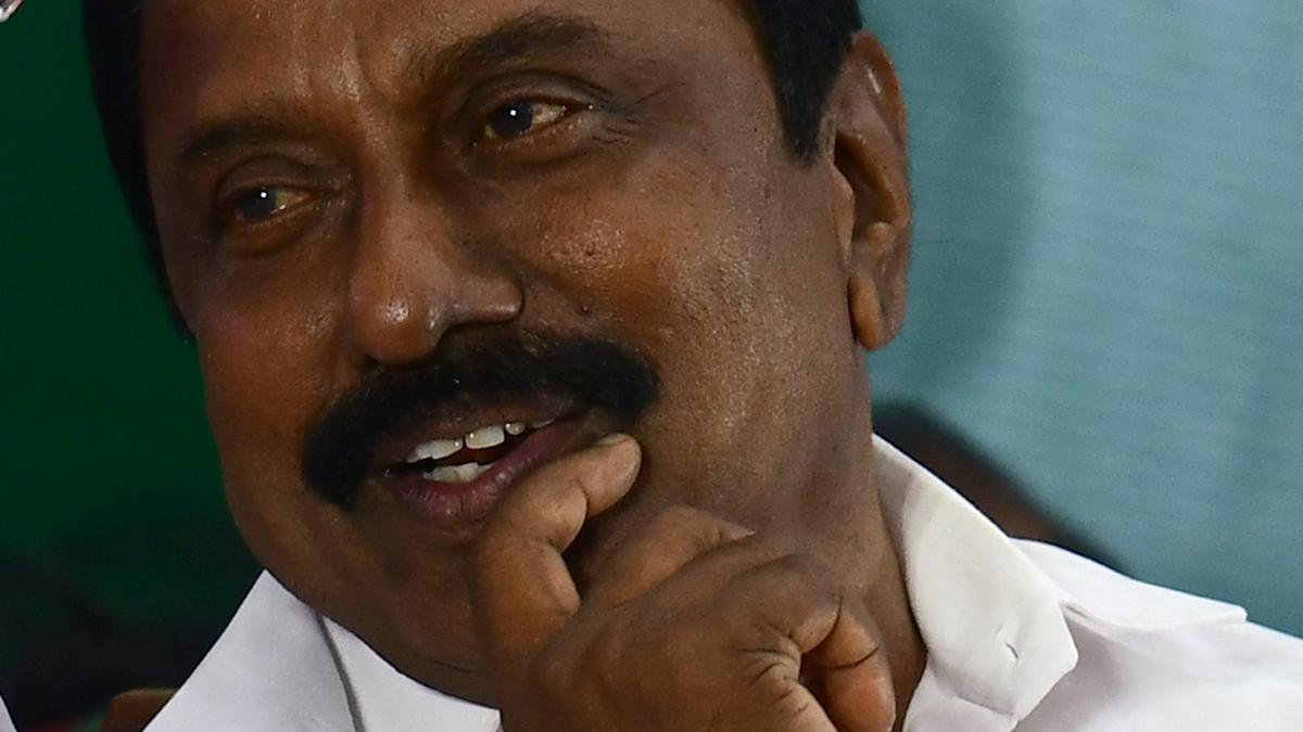 Sengottaiyan denies meeting Dhinakaran, says Chennai visit was personal