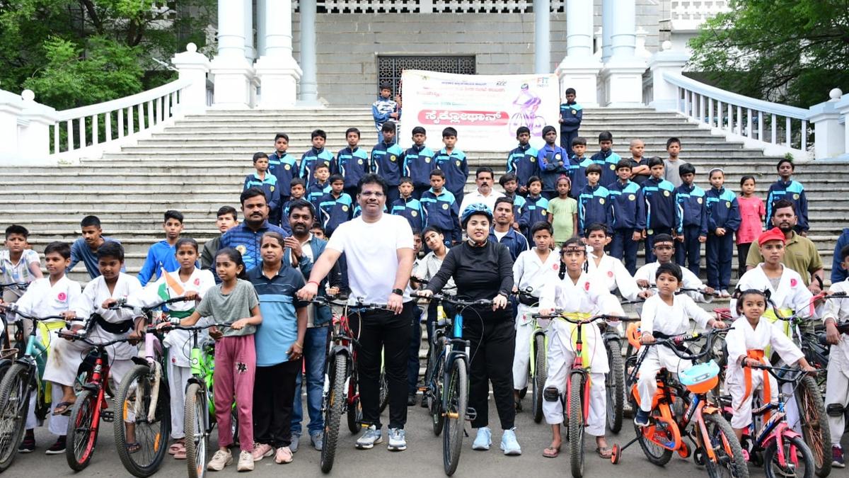 Cyclothon flagged off in Kalaburagi