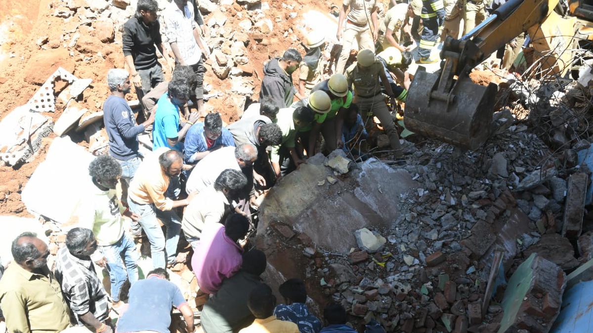 Cliff cave-in traps eight workers at construction site in Udhagamandalam, seven others rescued