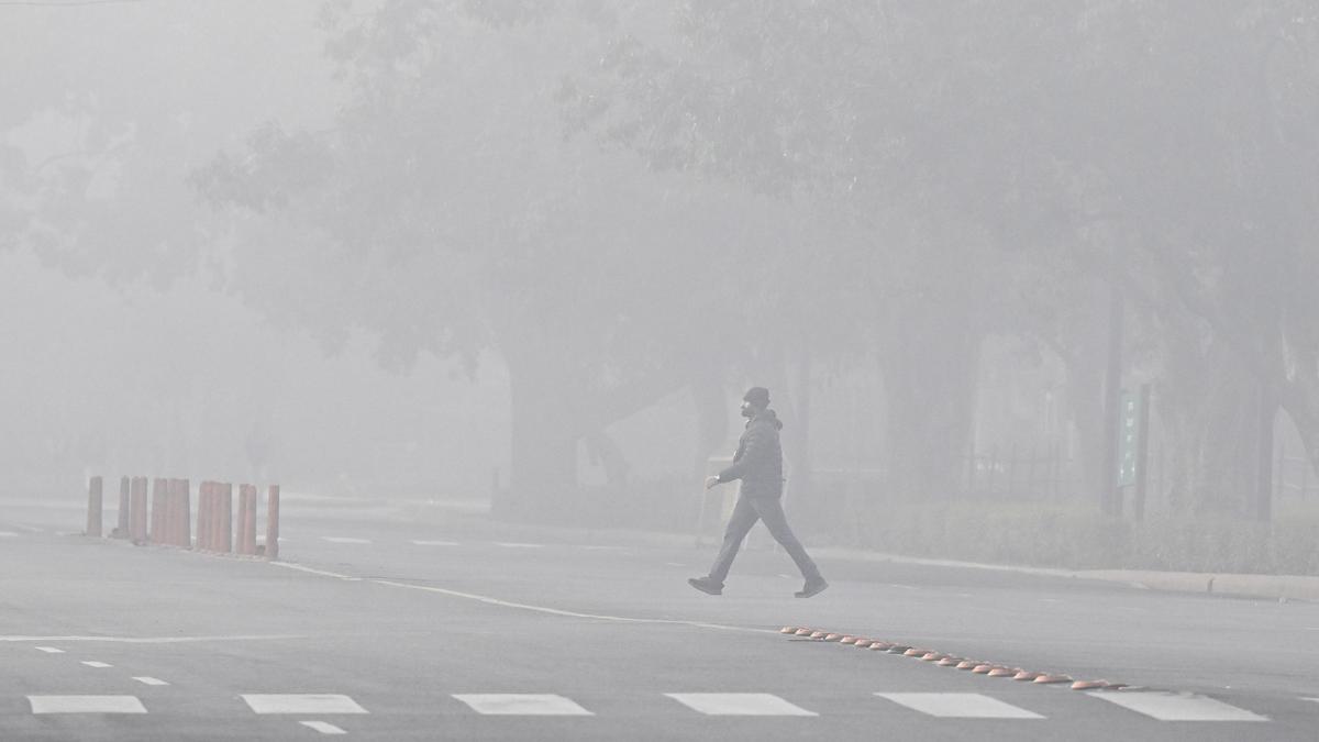 Delhi's records 'very poor' AQI; orange' alert for dense fog on December 29