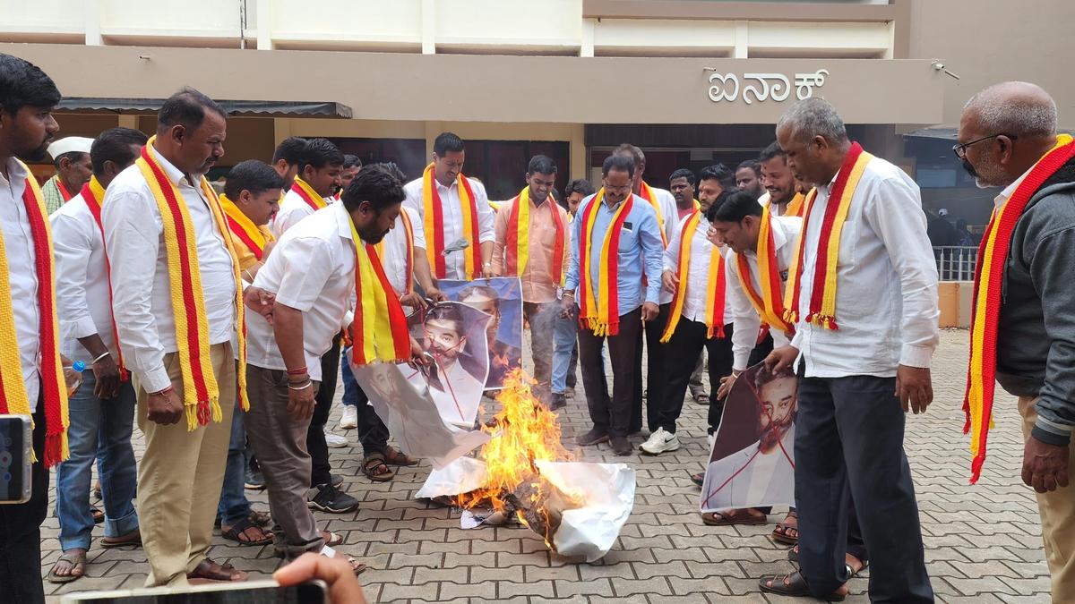 Kannada activists protest against Kamal Hassan in Belagavi