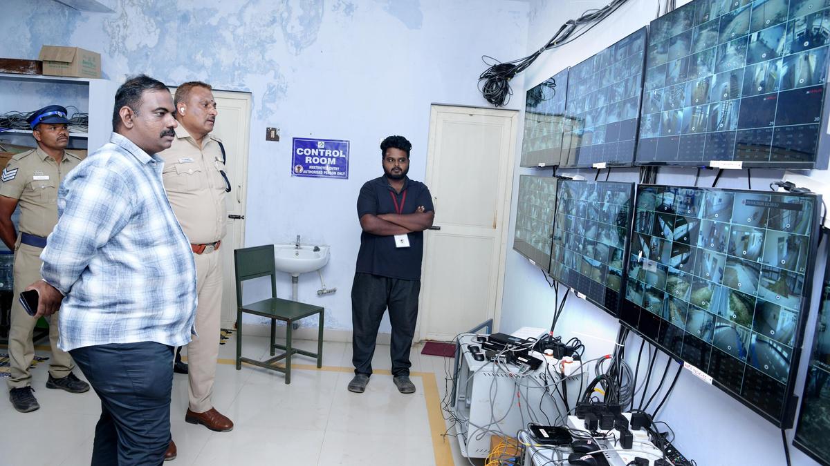 Collector inspects counting centres in Krishnagiri