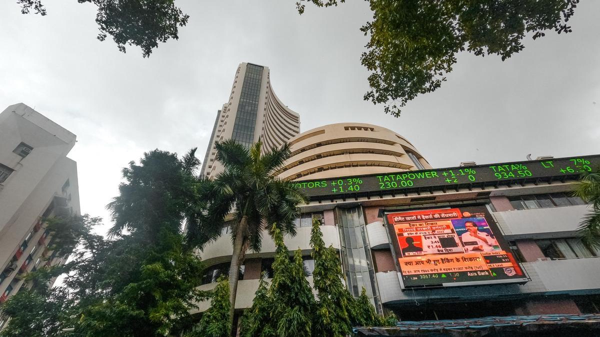 thehindu.com - Pti - Stock markets end lower on foreign fund outflows, selling in blue-chips