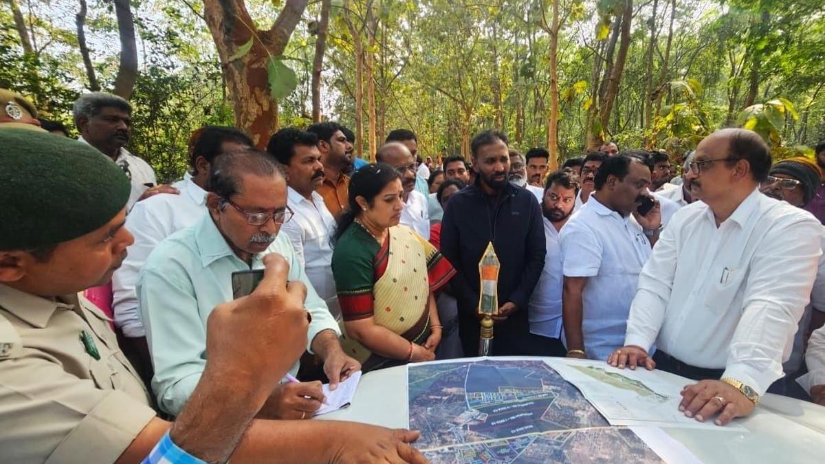CZA team inspects Diwancheruvu Reserve Forest for proposed zoo in Rajamahendravaram