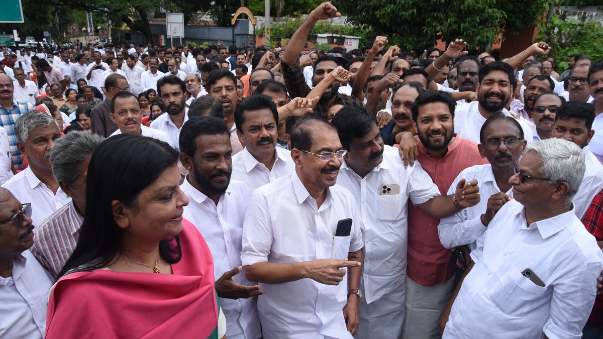 Congress seeks judicial probe into NH construction in Kerala