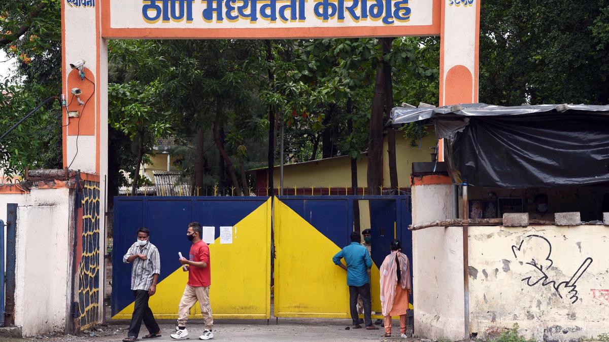 Undertrial prisoner caught with mobile phone hidden in footwear in Thane jail