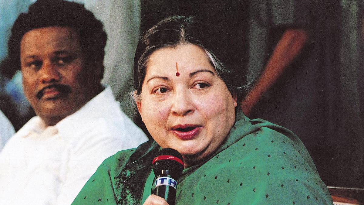 Party support for Independent candidate, an election strategy in which Jayalalithaa succeeded and MGR failed
